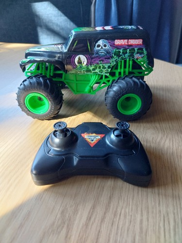 Monster jam grave - digger,