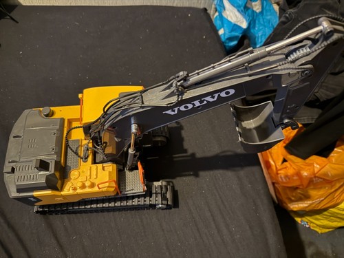 Double volvo excavator 16 - double, e